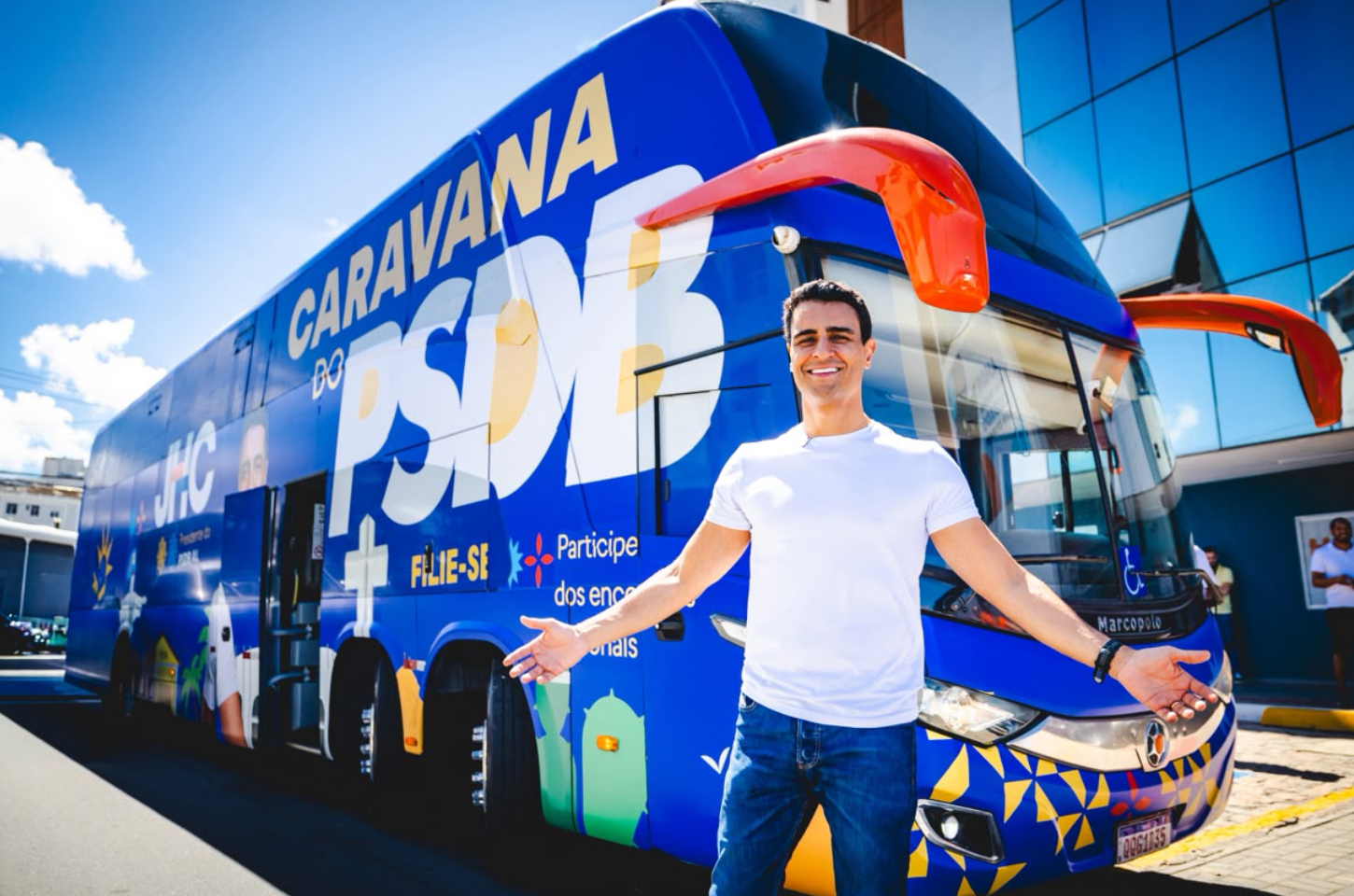 Busão da Caravana do PSDB volta às ruas e retoma agenda de JHC pelo interior do estado