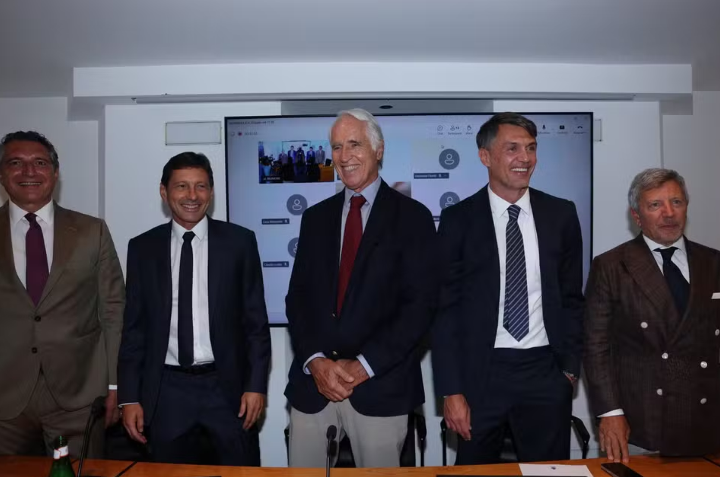 Crise na seleção italiana se agrava após saída de Pirlo; Maldini e Leonardo decidem renunciar