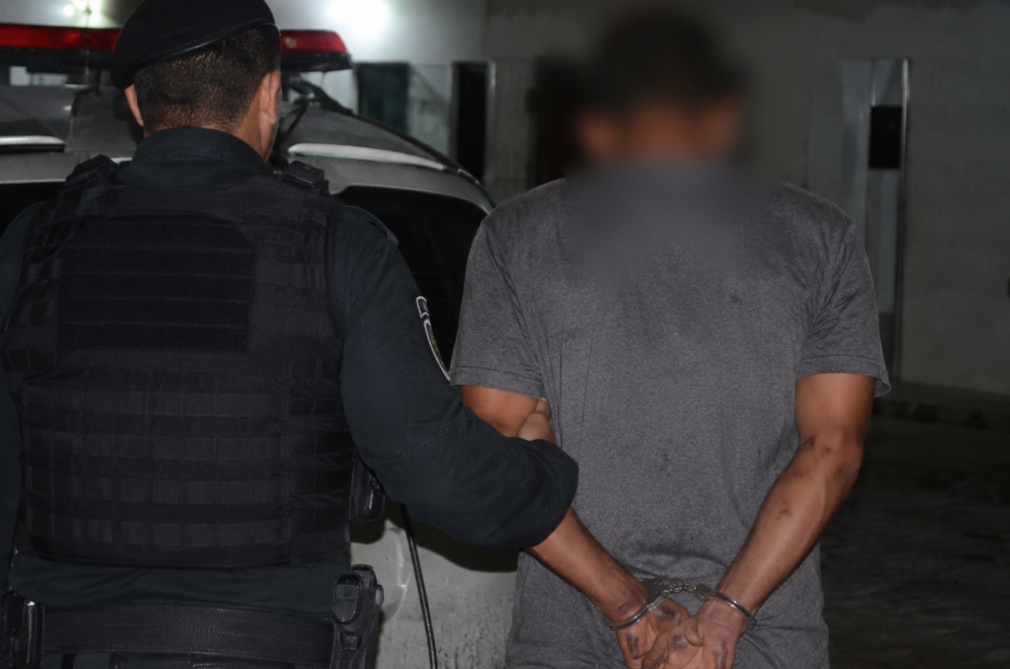 Homem é preso em flagrante por violência doméstica após ameaçar companheira em Penedo