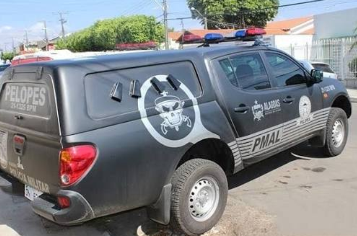 PELOPES recupera objetos furtados de residência e apreende menores em Penedo
