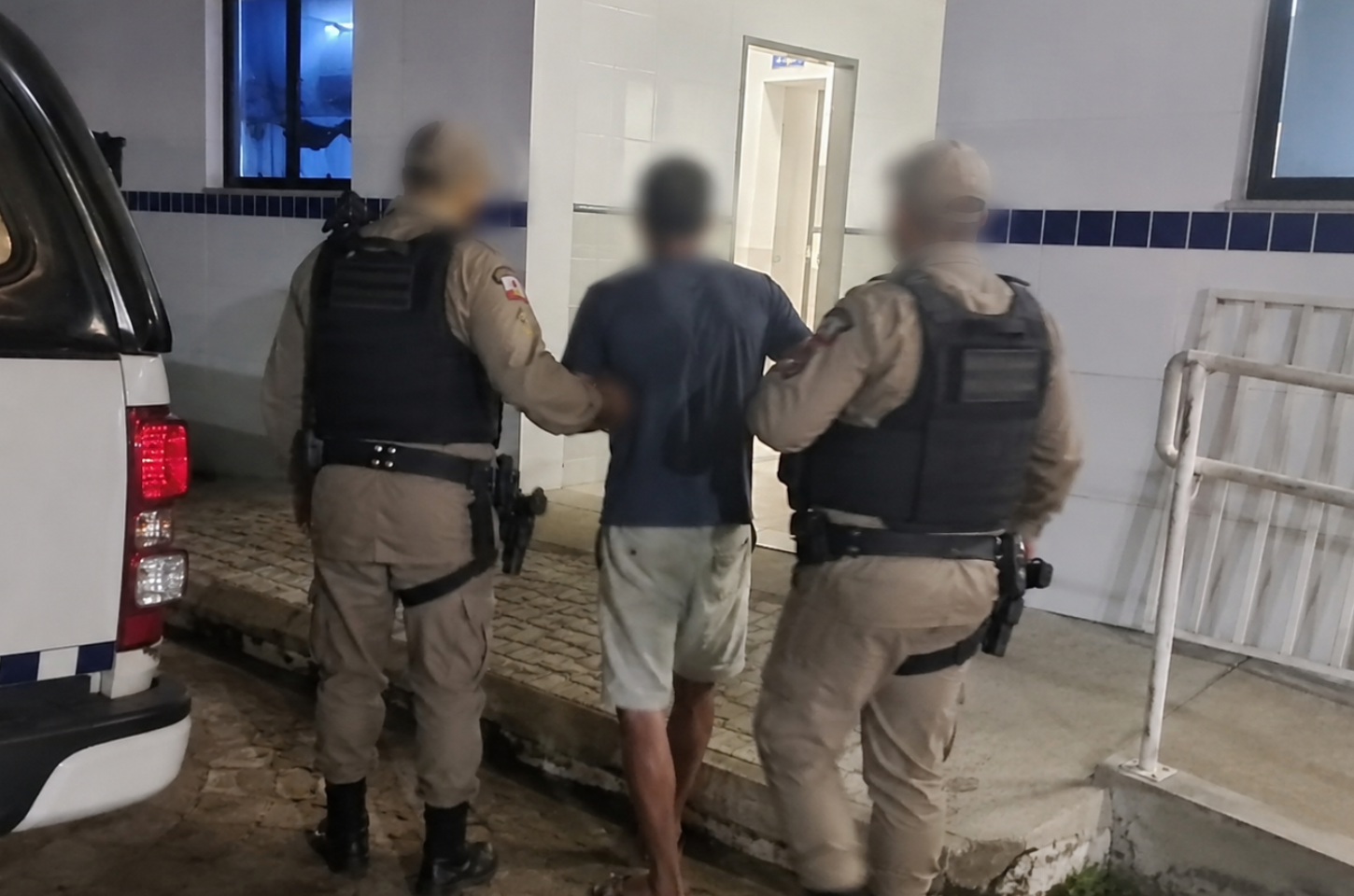 Polícia Militar auxilia família durante atendimento a homem em surto psicótico em Piaçabuçu