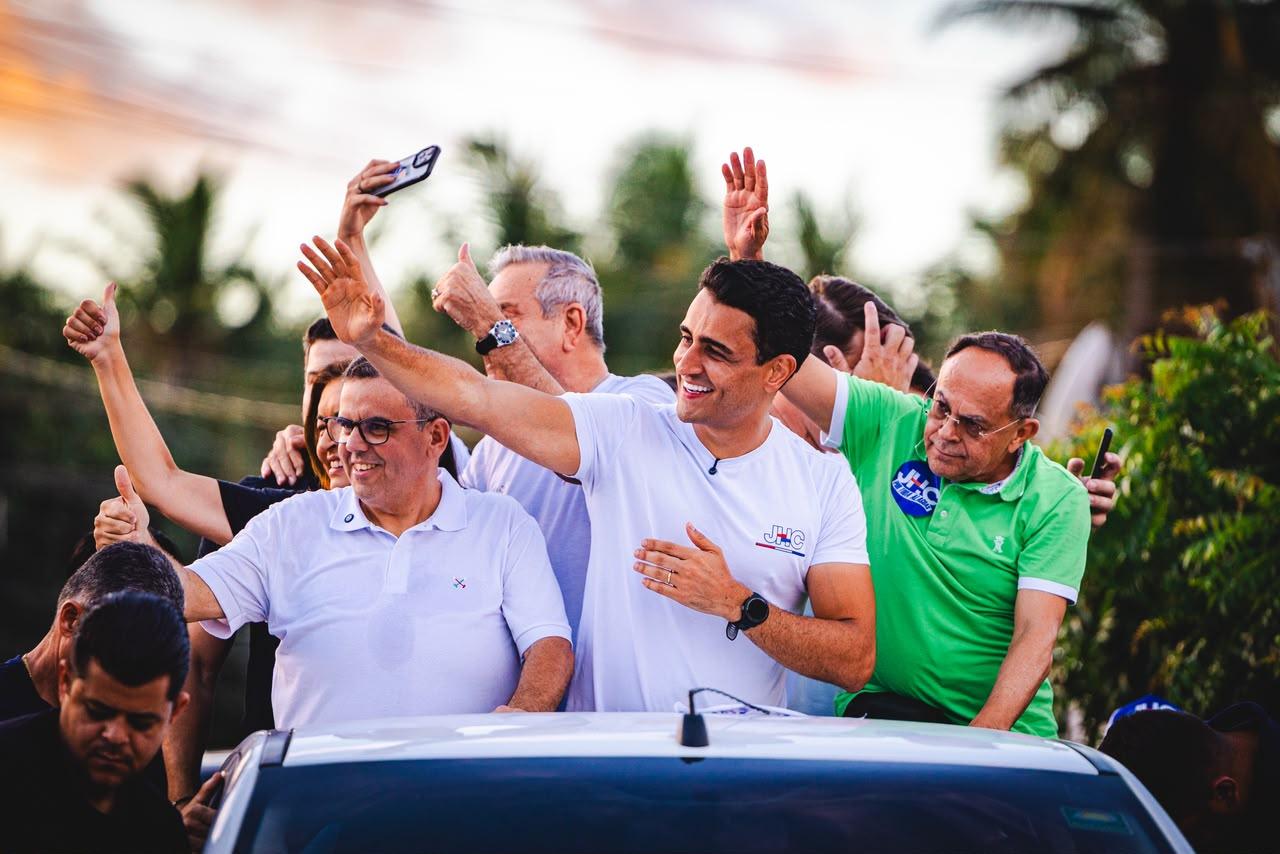 Em Piaçabuçu, JHC ouve a população, defende investimentos em turismo e cobra soluções para saúde e desenvolvimento