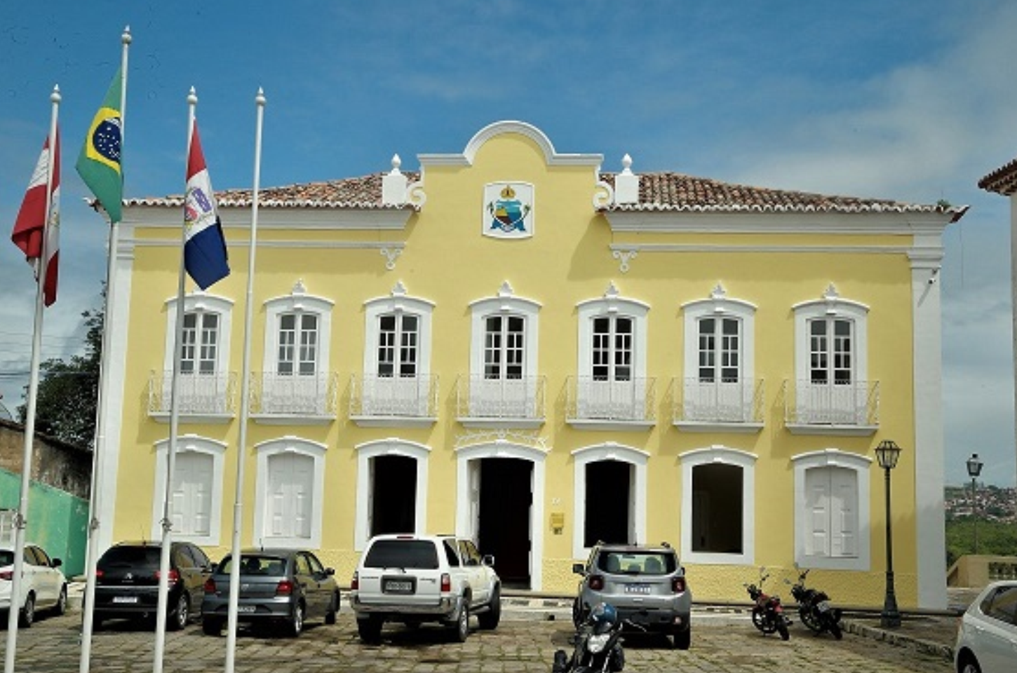 Secretaria de Saúde de Penedo destina R$ 108 mil para compra de materiais esportivos e gera debate sobre prioridades