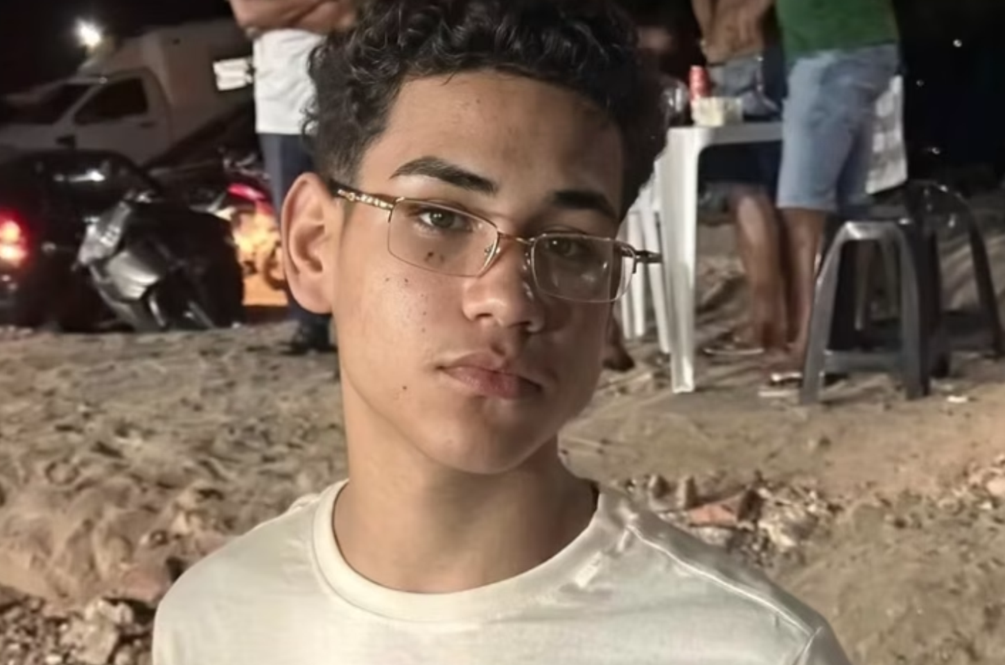 Adolescente de 14 anos morre após moto ser atingida por caminhão em Olho d’Água do Casado