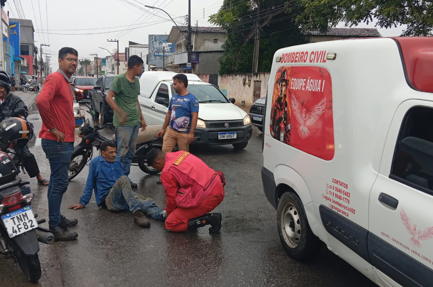 Carro atinge motociclista ao tentar entrar em avenida próximo à Dismoto