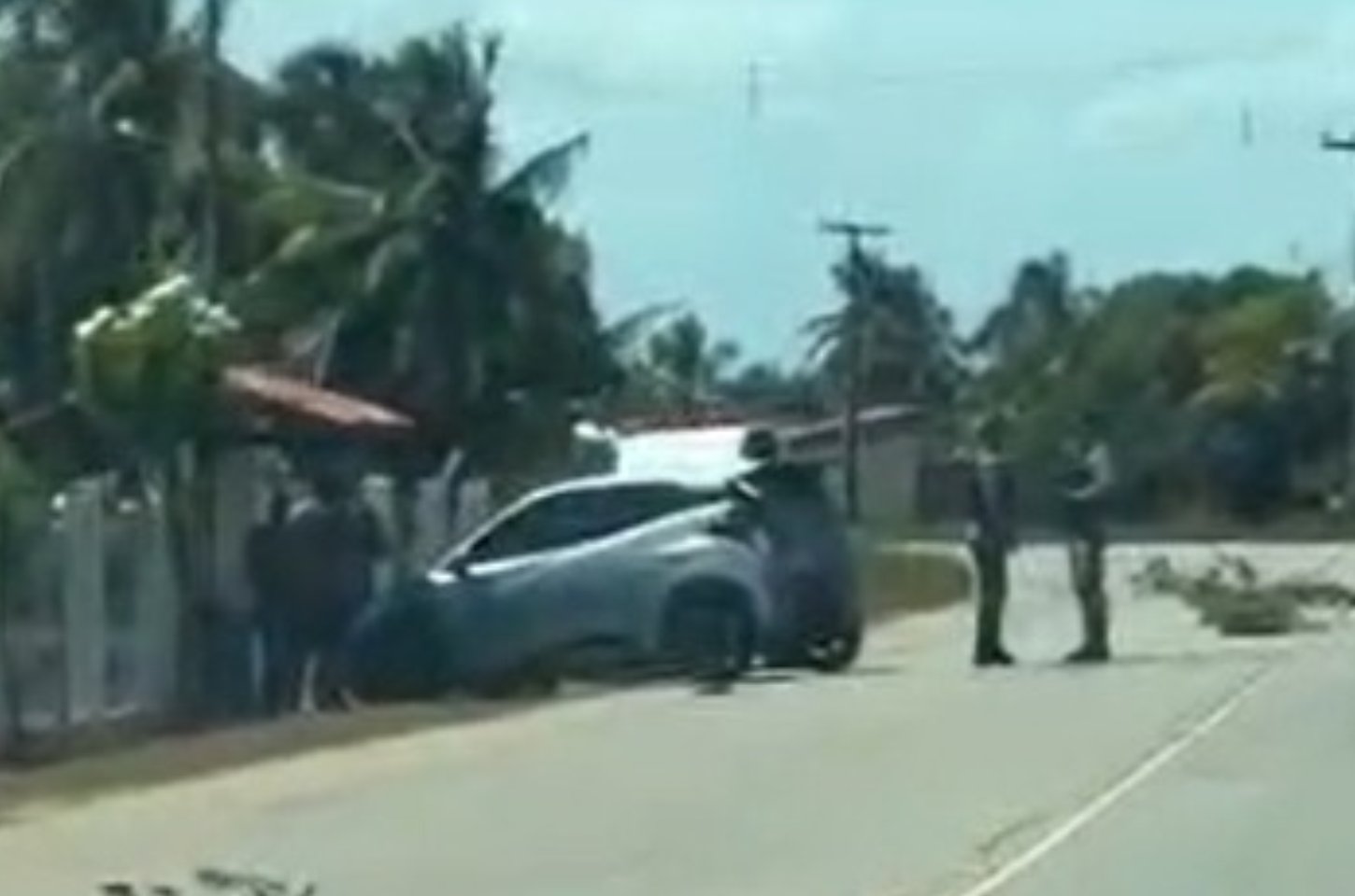 Casal bate na traseira de carro na região de Piaçabuçu, próximo ao povoado Bonito
