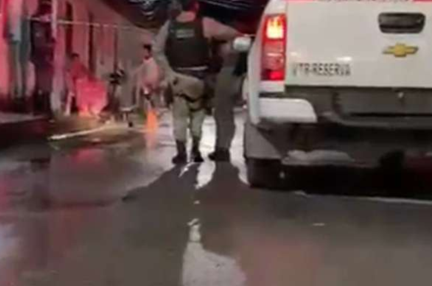 Dupla invade residência e mata duas pessoas a tiros em Maceió