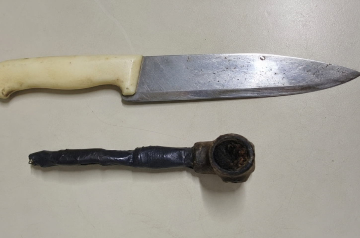 Homem é abordado com faca e cachimbo artesanal durante ação policial em Piaçabuçu