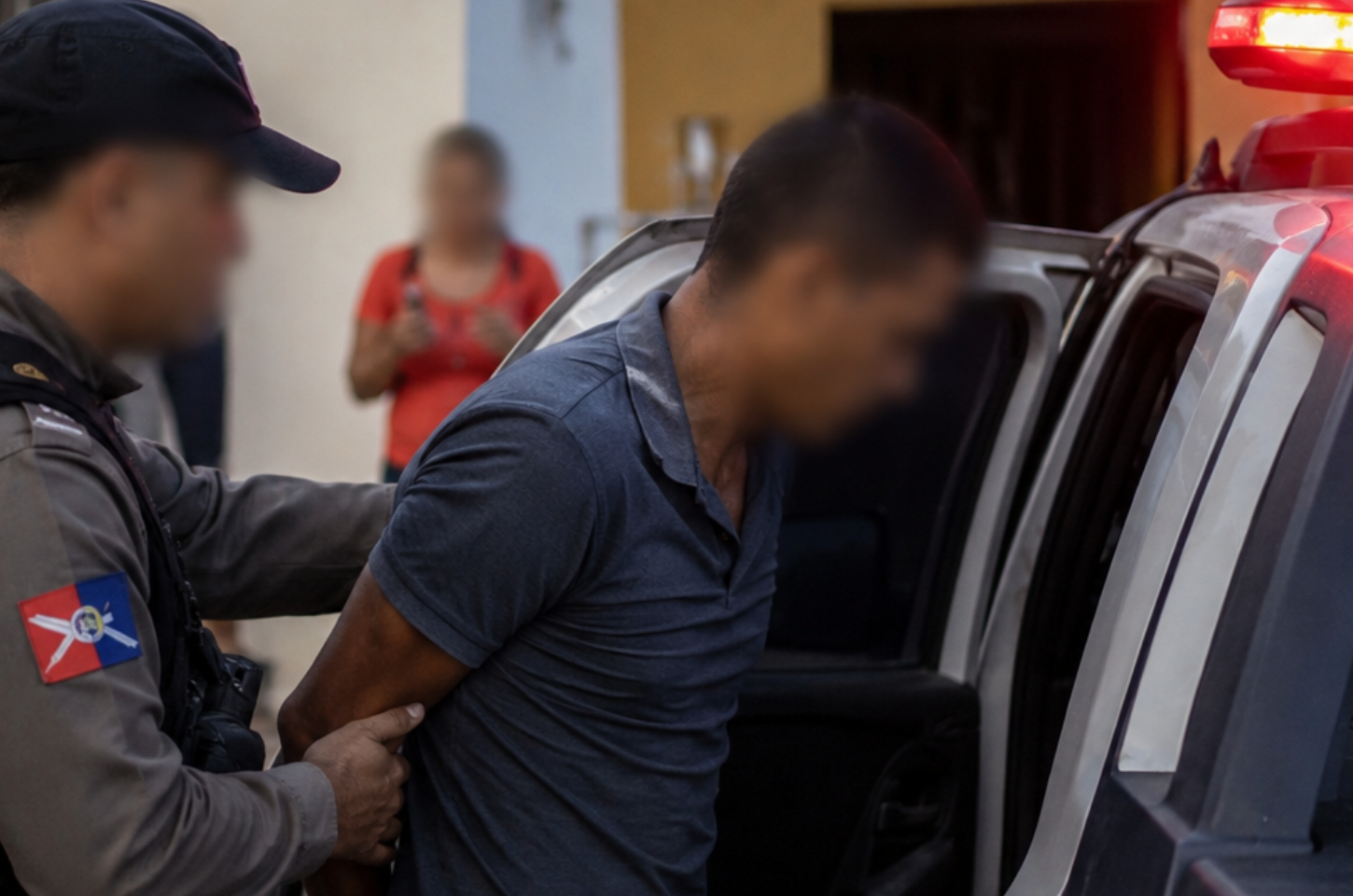 Homem é preso após ameaçar tia e destruir móveis de casa em Penedo