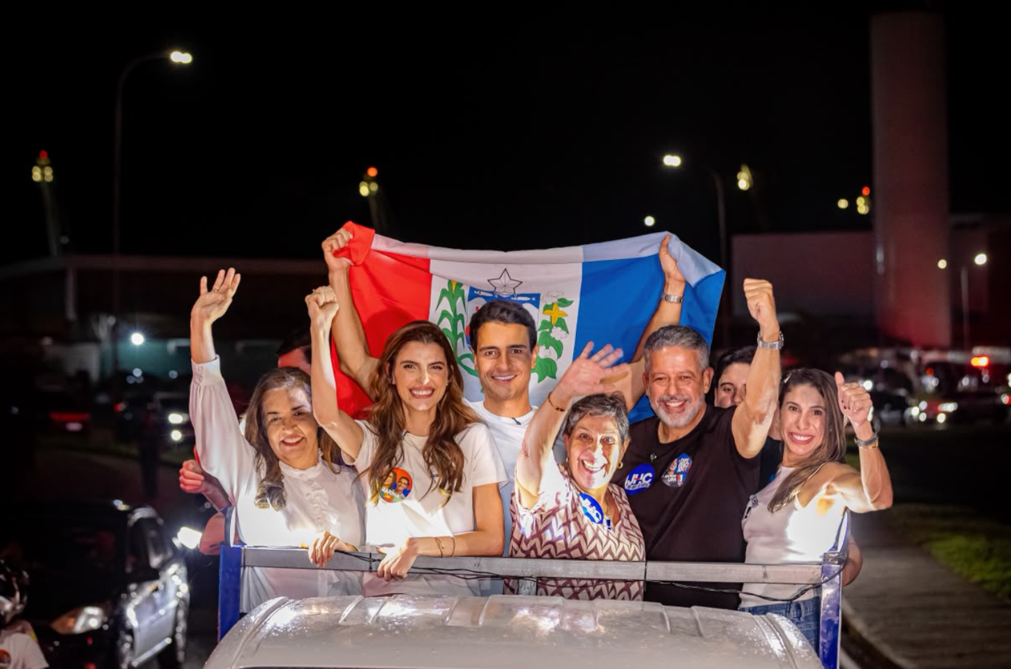 JHC é recebido por apoiadores em Maceió no primeiro dia de campanha ao Governo de Alagoas