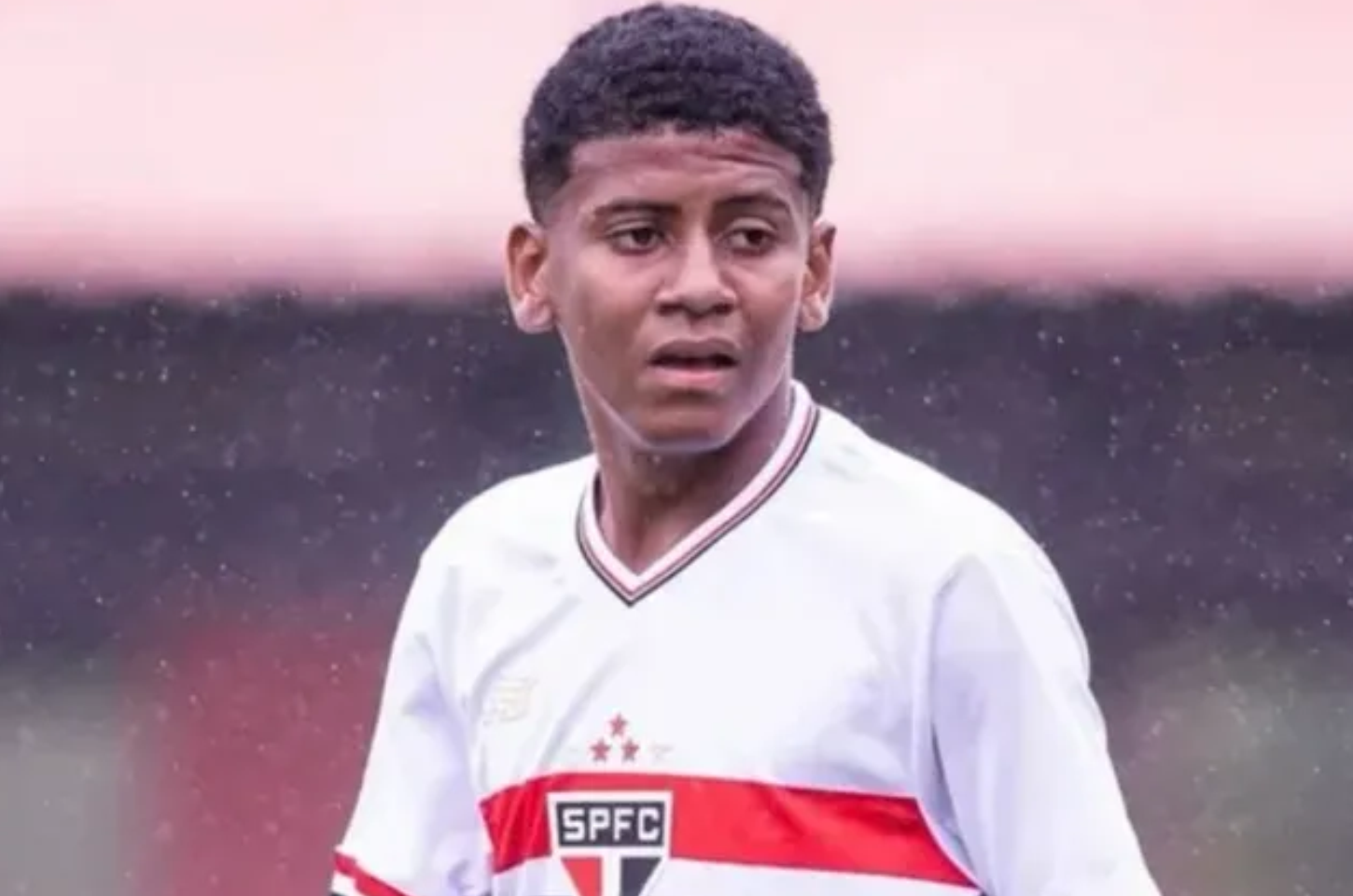 Jogador alagoano da base do São Paulo morre após ataque a tiros em Maceió
