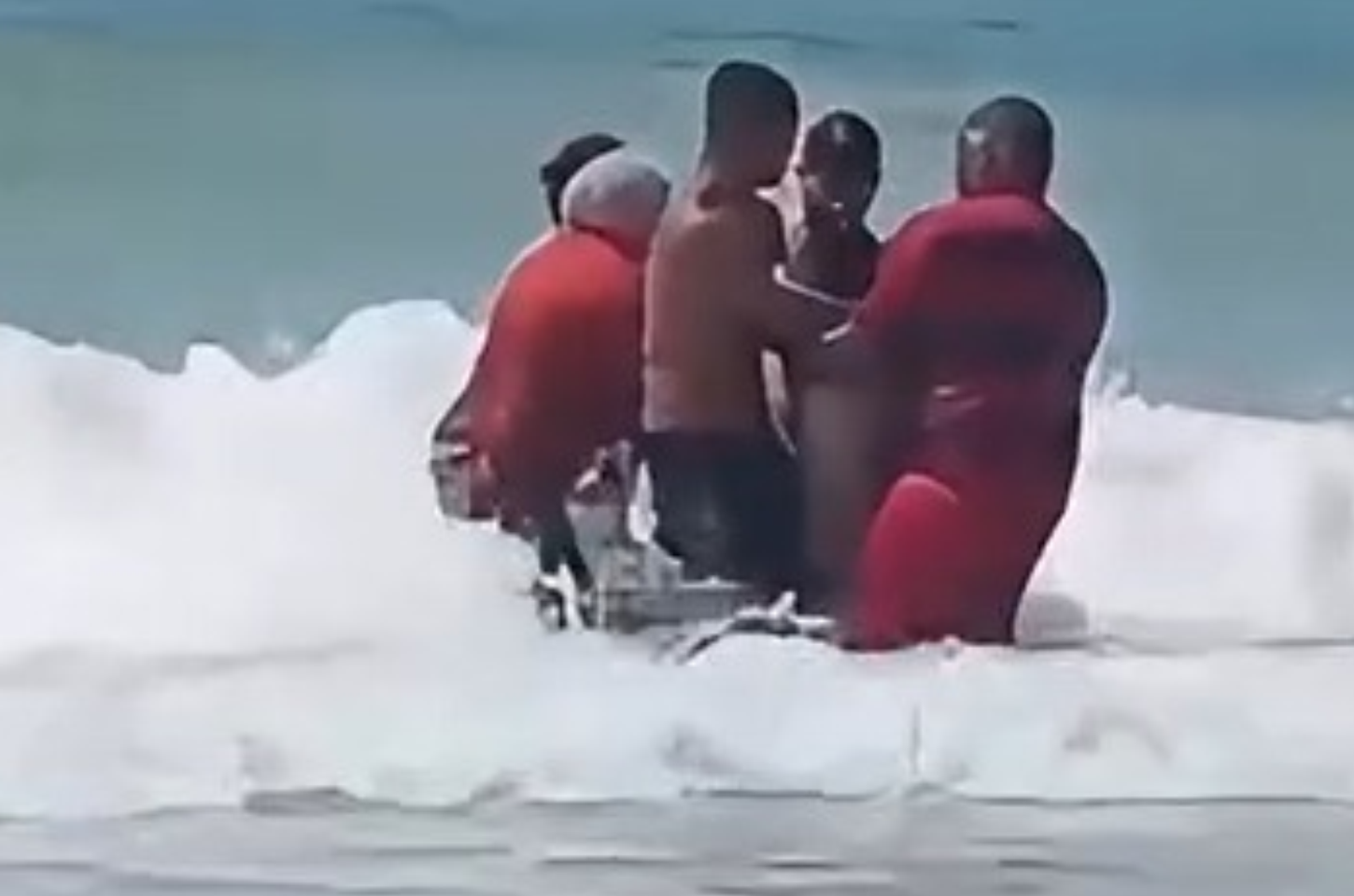 Pai morre afogado após salvar o filho na Praia da Lagoa do Pau, em Coruripe