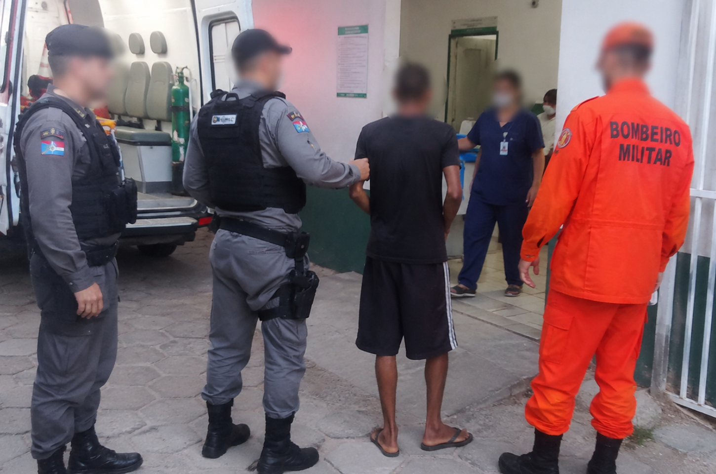 Polícia Militar apoia equipe do CAPS em cumprimento de determinação judicial em Penedo