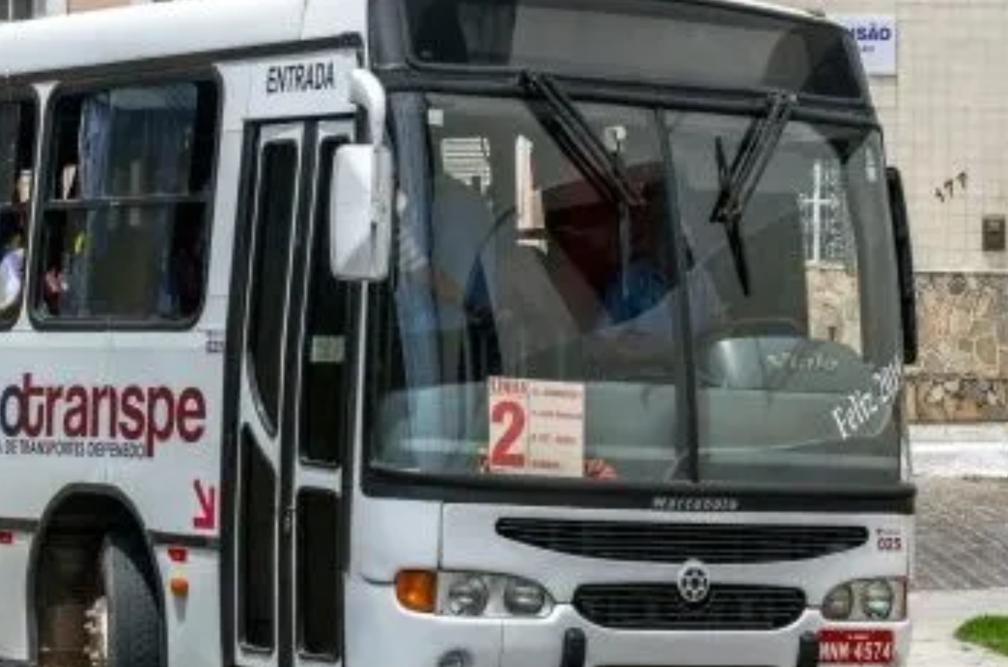 Transcope reduz circulação de ônibus aos domingos e suspende serviço nos feriados em Penedo