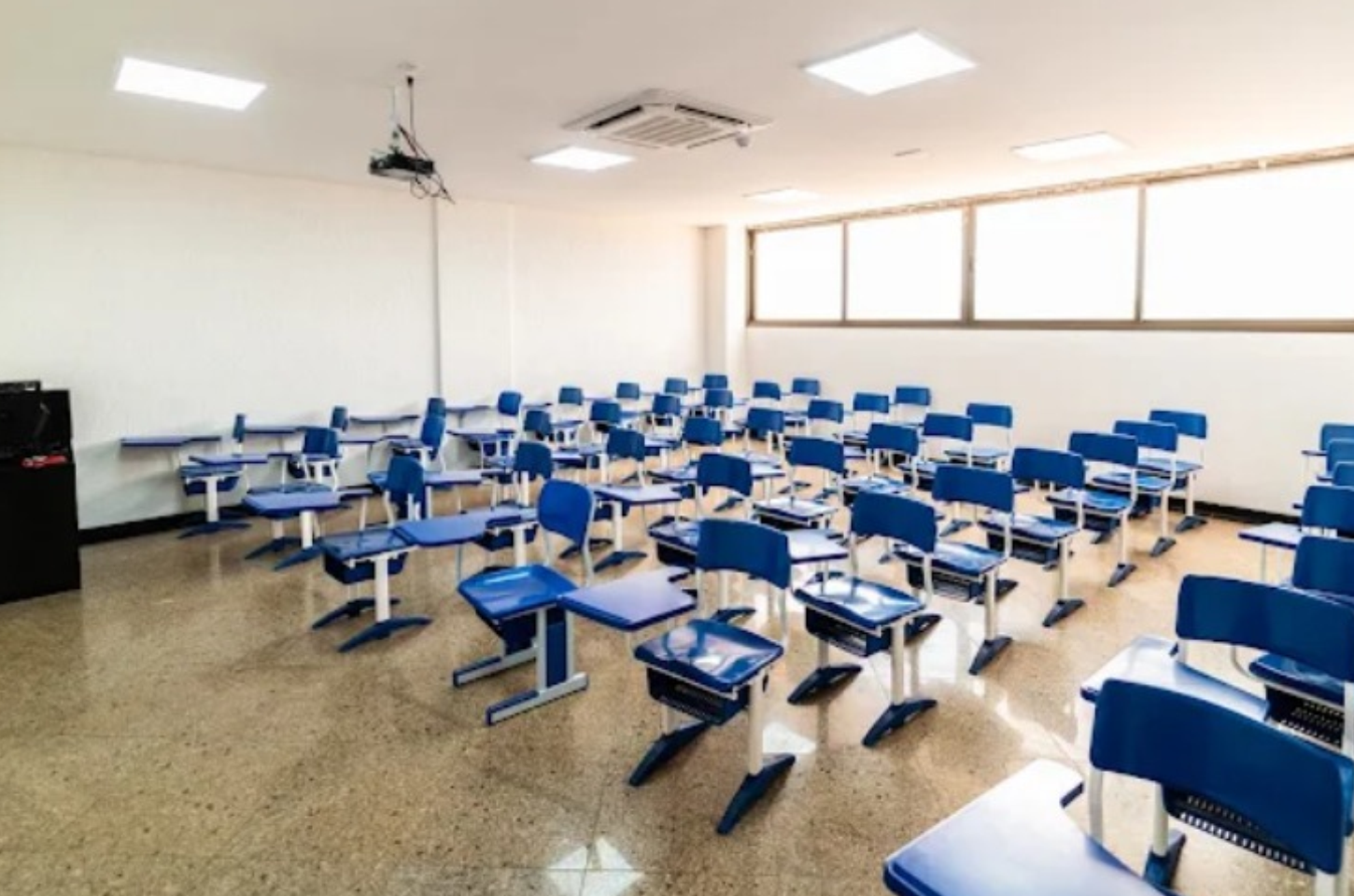 Alunos de Direito vão parar na delegacia após briga por cadeira em sala de aula