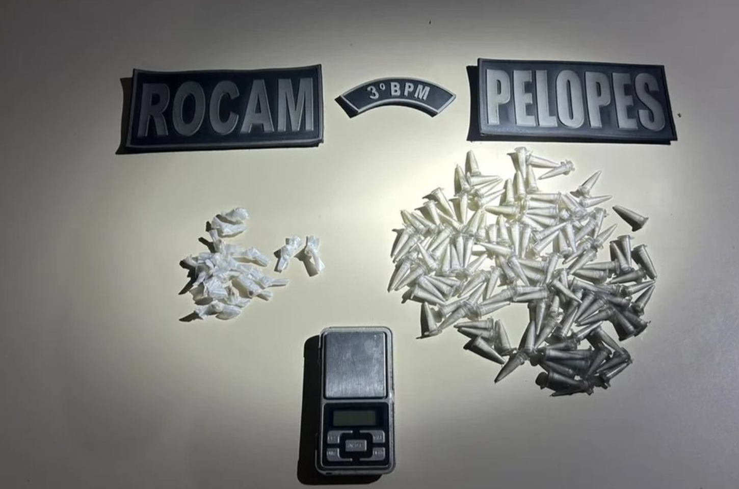 Arapiraca: adolescente é apreendido com 117 pinos de cocaína e 15 pedras de crack
