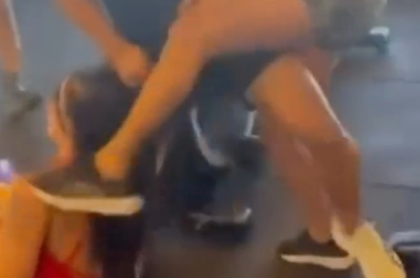 Duas mulheres entram em confronto físico dentro de academia em Maceió