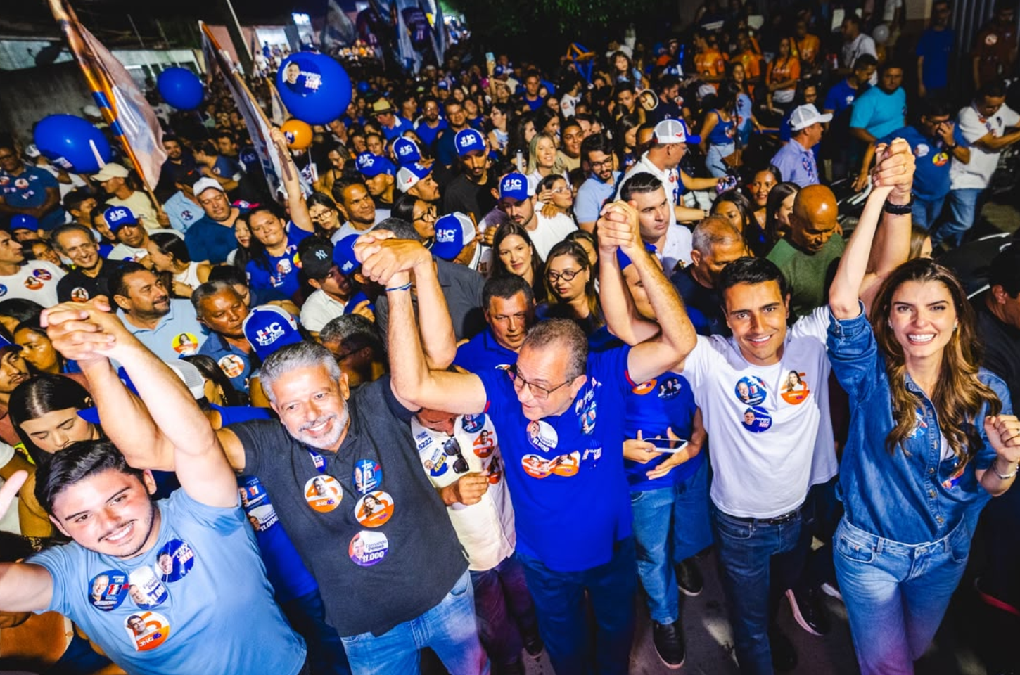 Em Craíbas, JHC recebe apoio do prefeito Teófilo Pereira e reúne multidão