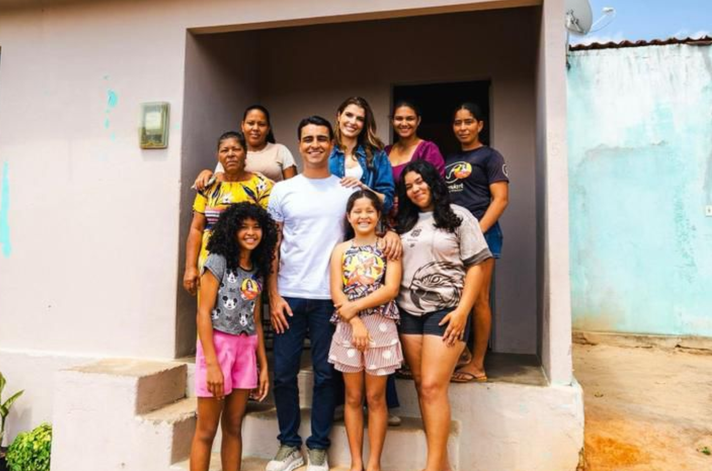 Em Olho d’Água das Flores, Marina JHC ouve relatos sobre falta d’água e luta de famílias sertanejas