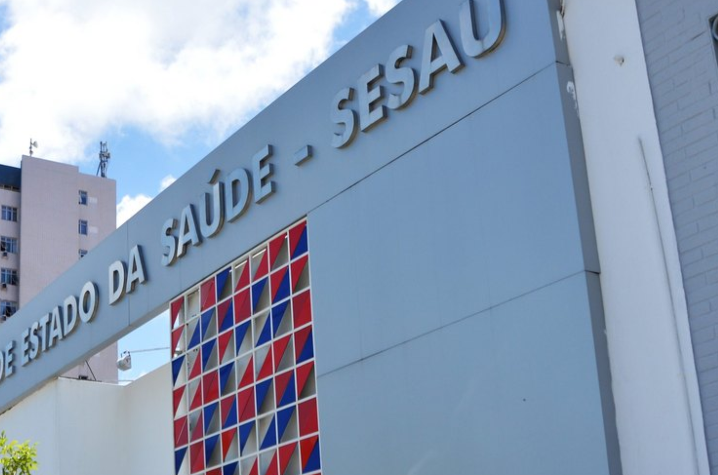 Governo de Alagoas paga R$ 202 mil por cirurgia particular de paciente com renda familiar acima de R$ 30 mil