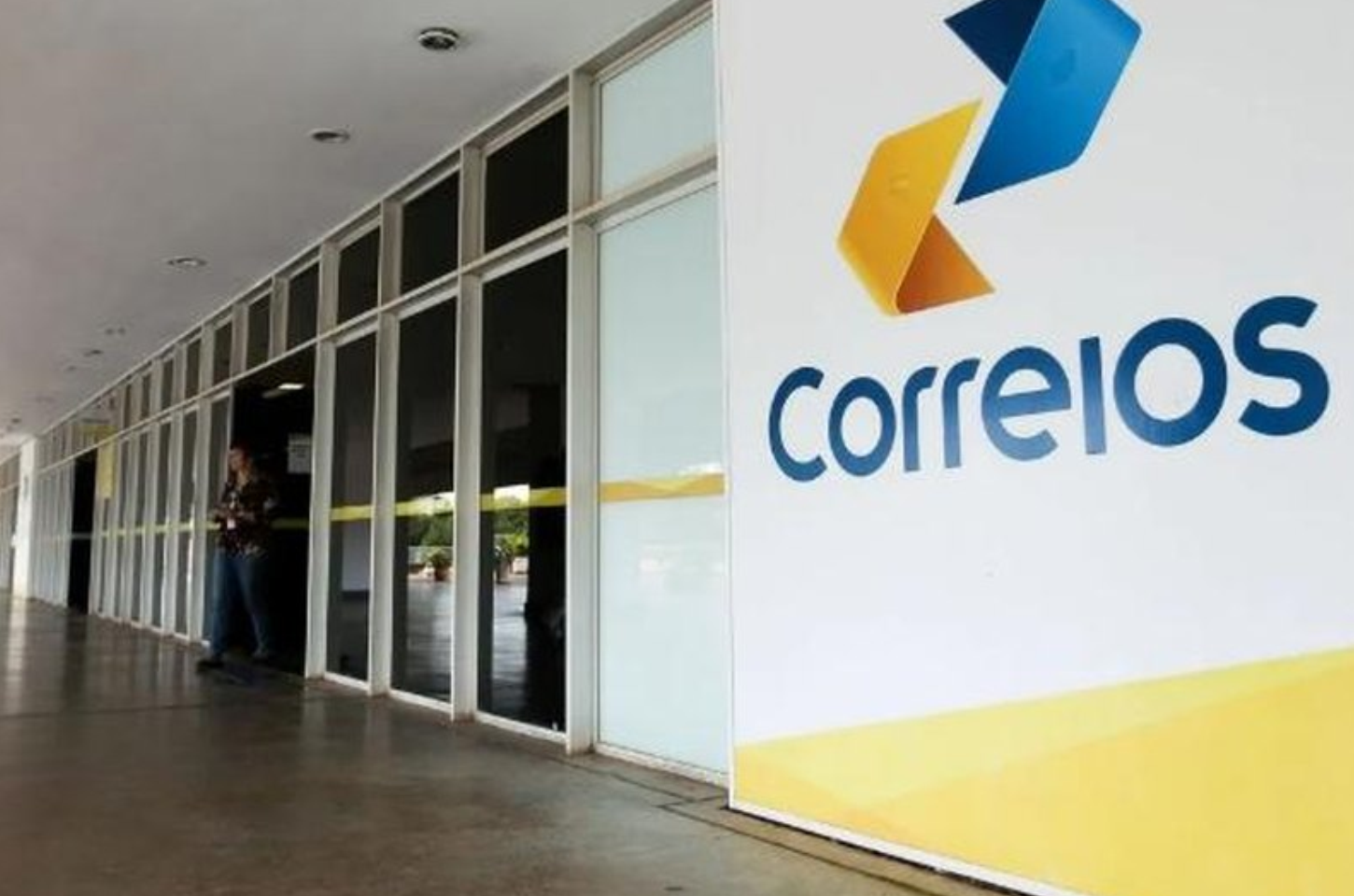 Greve dos Correios começa em Alagoas e trabalhadores realizam ato em centro de distribuição