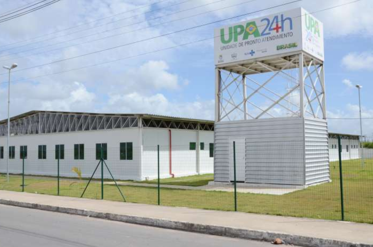 Homem é espancado a pauladas e pedradas por cinco suspeitos durante tentativa de assalto em Maceió