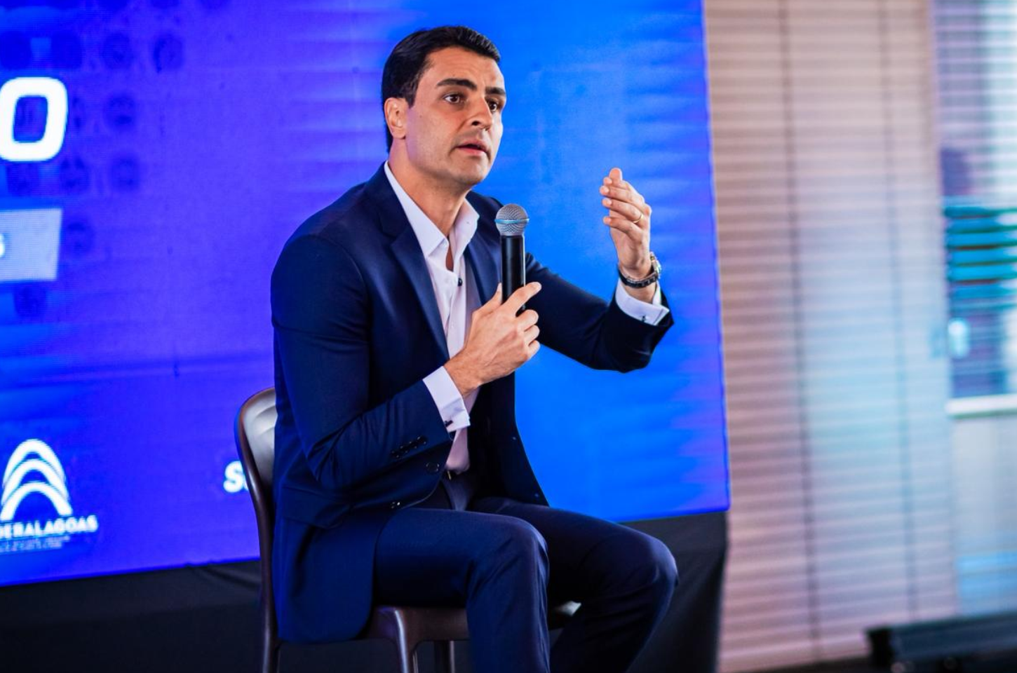 JHC defende uso estratégico do gás e produção energética para transformar Canal do Sertão