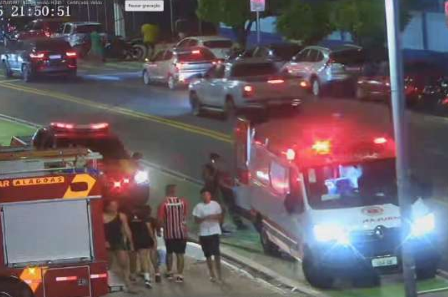 Mulher é esfaqueada na orla de Pajuçara durante confusão