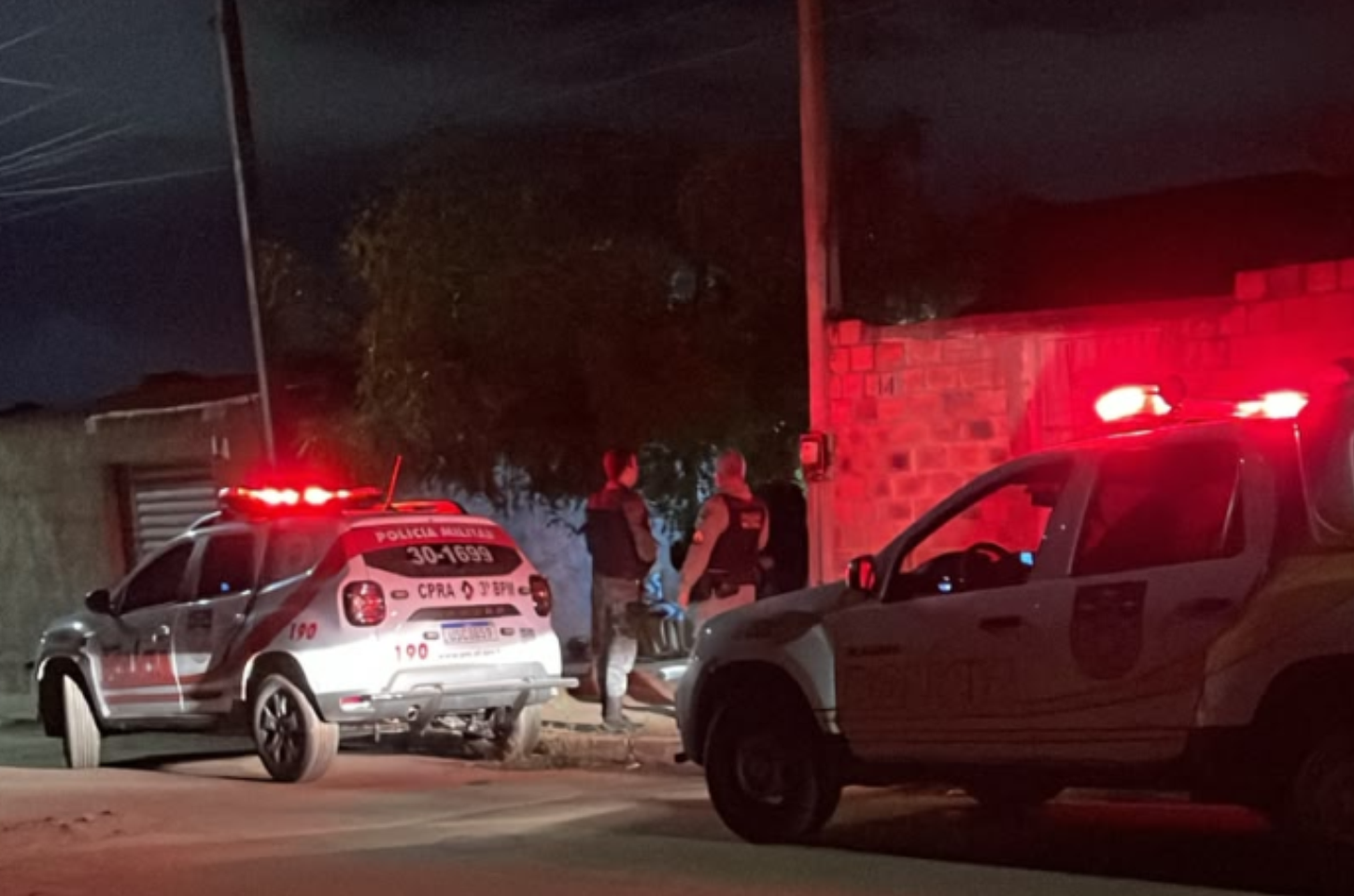 Perseguição e tiros deixam jovem morto e mulheres feridas em Arapiraca