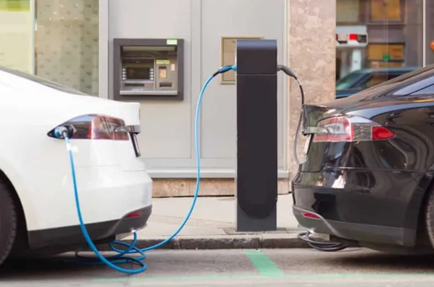 Bombeiros proíbem uso de extensões para recarga de carros elétricos em Alagoas e estabelecem prazo para adequação
