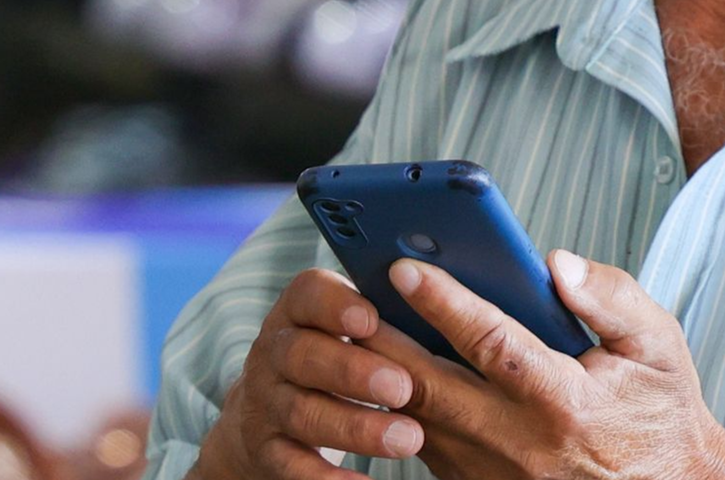 Eleitor é detido suspeito de tentar filmar o próprio voto com celular em Maceió