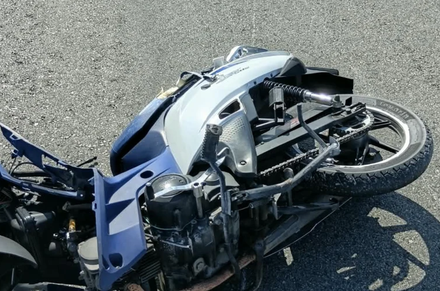 Motociclista morre após perder controle e colidir contra poste em Aracaju