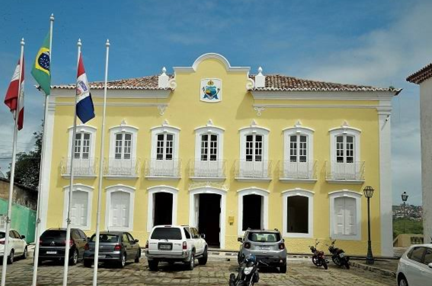 Prefeito Ronaldo Lopes viaja e deixa ordem de demissões com os secretários