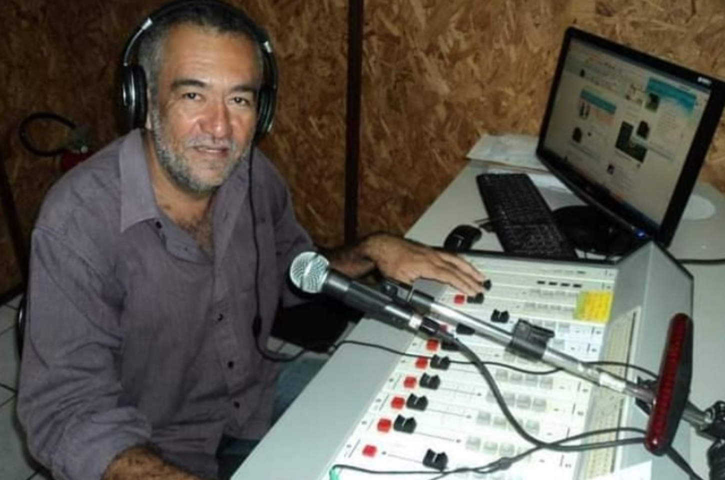 Radialista Hélio Palito recebe alta hospitalar e se recupera em casa após cirurgia