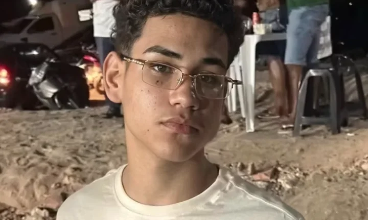 Adolescente de 14 anos morre após moto ser atingida por caminhão em Olho d’Água do Casado