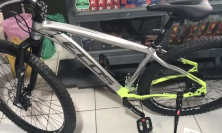Bicicleta aro 29 é furtada no estacionamento do Supermercado Vital, em Penedo