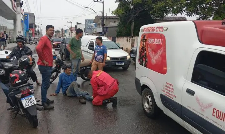 Carro atinge motociclista ao tentar entrar em avenida próximo à Dismoto