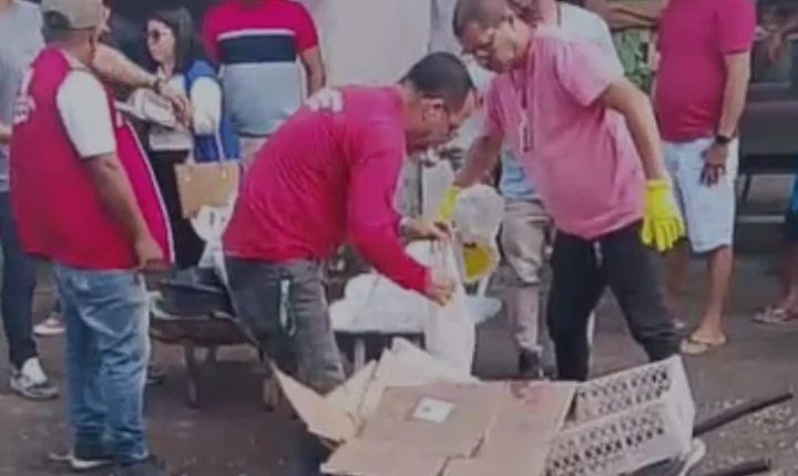 Fiscalização da Prefeitura e Polícia Militar apreende peixes na Feira Livre de Penedo e gera revolta entre trabalhadores