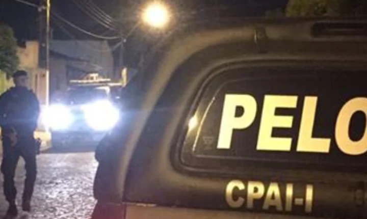 Homem é flagrado com cigarro de maconha e Pelopes II registra TCO em Penedo