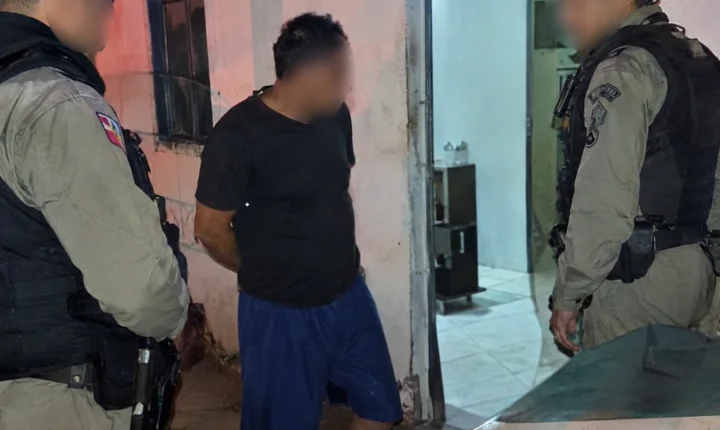 Homem é suspeito de tentar matar companheira com faca de serra em Penedo