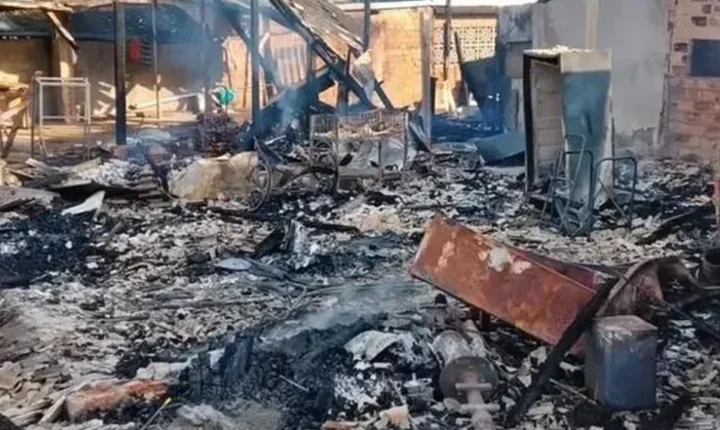 Incêndio destrói barracas e mercadorias no mercado público de São Miguel dos Campos
