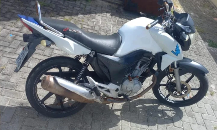 Motocicleta com sinais de clonagem é apreendida durante patrulhamento em Piaçabuçu