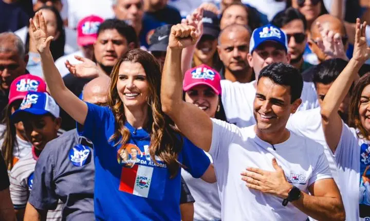 Multidão acompanha JHC em caminhada em União dos Palmares