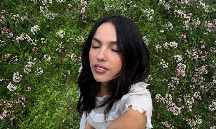 Olivia Rodrigo lança “Serena Joy” e reforça mensagem feminista antes de festival