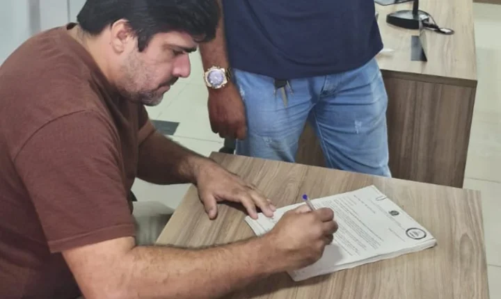População vibra com saída de Rymes Lessa e chegada de Wisney André à Prefeitura de Piaçabuçu