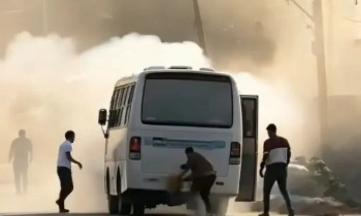 Princípio de incêndio em micro-ônibus assusta passageiros em Pindorama